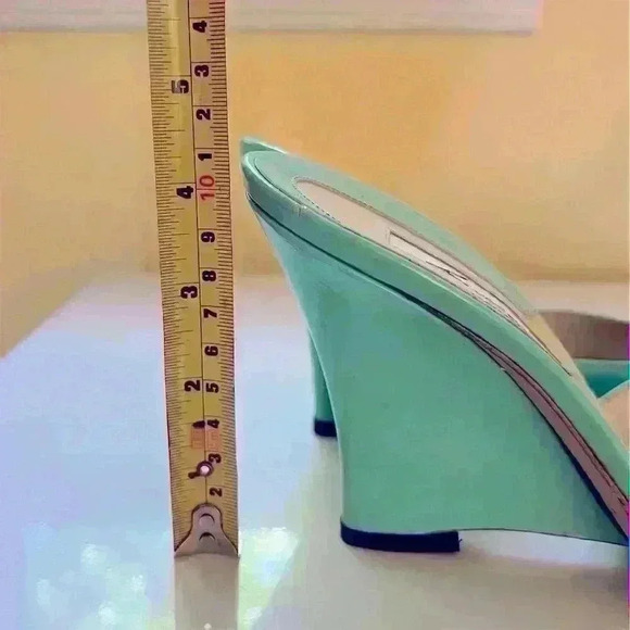 Brian Atwood Women's Turquoise Patent Leather Open-Toe wedge heel Size 8.5 - Picture 6 of 6